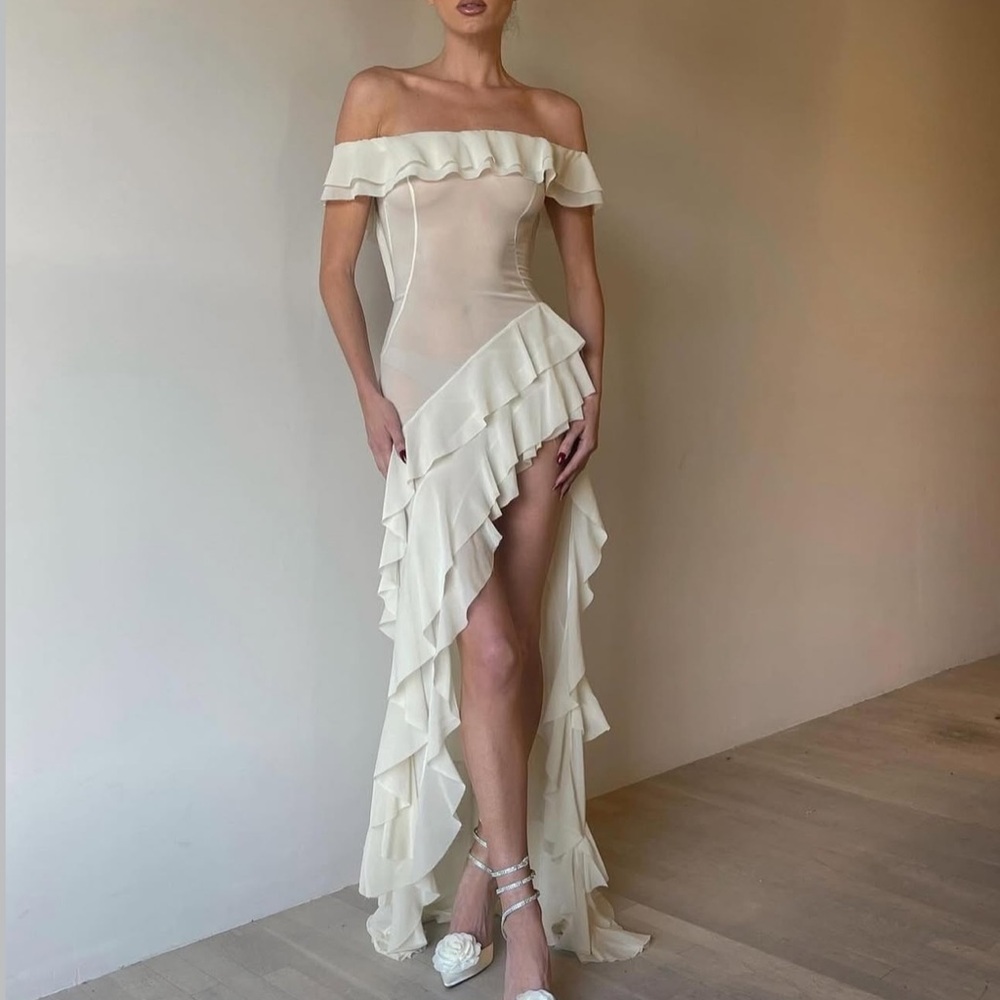 Helsa Thea Gown - Picture 3 of 12